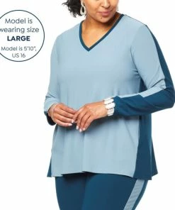 Brand new 🥰 MarlaWynne WynneLayers Luxe Crepe Colorblocked Butterfly Top Petrol/sea Blue Combo 🎉 18 Brand new 🥰 MarlaWynne WynneLayers Luxe Crepe Colorblocked Butterfly Top Petrol/sea Blue Combo 🎉 -Outlet MarlaWynne Sales unnamed file 869