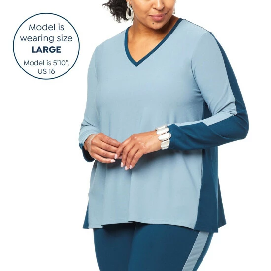 Brand new 🥰 MarlaWynne WynneLayers Luxe Crepe Colorblocked Butterfly Top Petrol/sea Blue Combo 🎉 9 Brand new 🥰 MarlaWynne WynneLayers Luxe Crepe Colorblocked Butterfly Top Petrol/sea Blue Combo 🎉 - Image 7