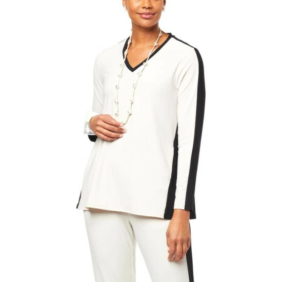 Brand new 🥰 MarlaWynne WynneLayers Luxe Crepe Colorblocked Butterfly Top Petrol/sea Blue Combo 🎉 11 Brand new 🥰 MarlaWynne WynneLayers Luxe Crepe Colorblocked Butterfly Top Petrol/sea Blue Combo 🎉 - Image 9