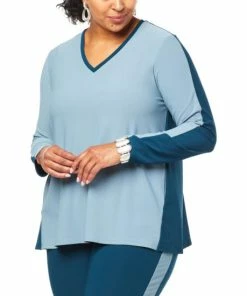 Brand new 🥰 MarlaWynne WynneLayers Luxe Crepe Colorblocked Butterfly Top Petrol/sea Blue Combo 🎉 21 Brand new 🥰 MarlaWynne WynneLayers Luxe Crepe Colorblocked Butterfly Top Petrol/sea Blue Combo 🎉 -Outlet MarlaWynne Sales unnamed file 872