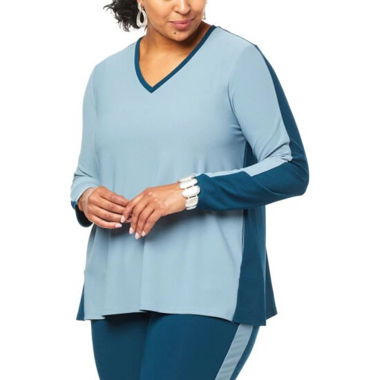 Brand new 🥰 MarlaWynne WynneLayers Luxe Crepe Colorblocked Butterfly Top Petrol/sea Blue Combo 🎉 12 Brand new 🥰 MarlaWynne WynneLayers Luxe Crepe Colorblocked Butterfly Top Petrol/sea Blue Combo 🎉 - Image 10
